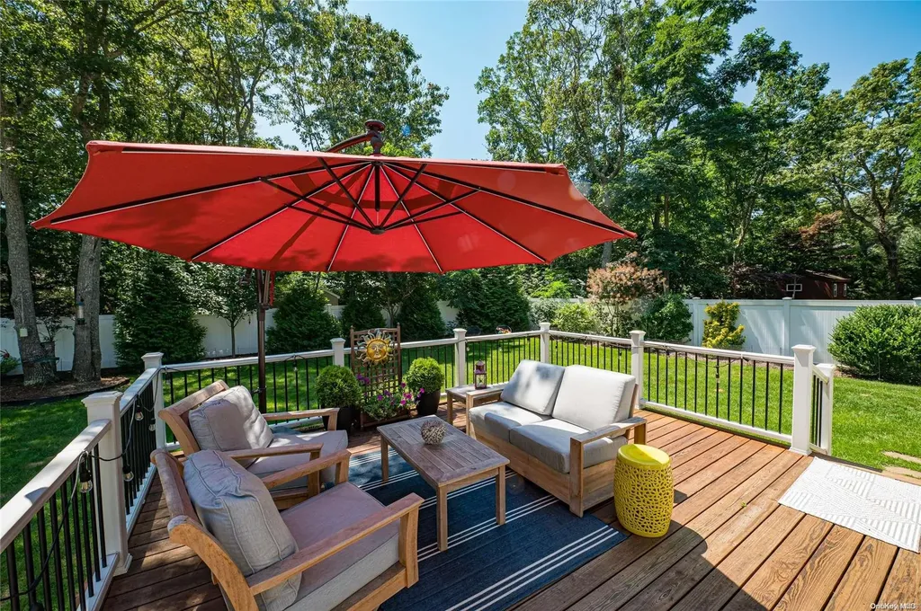 94 Lynncliff Road Hampton Bays NY 11946