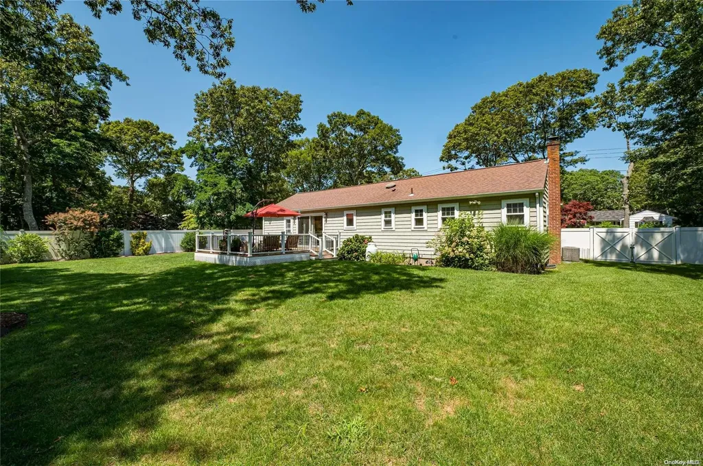 94 Lynncliff Road Hampton Bays NY 11946