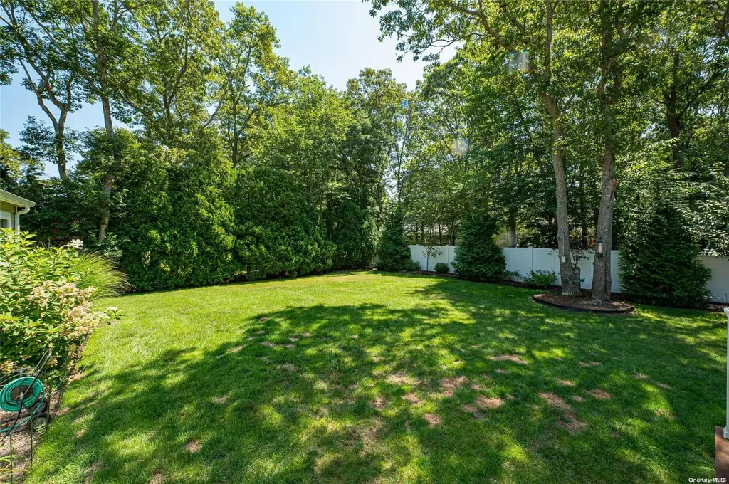 94 Lynncliff Road Hampton Bays NY 11946
