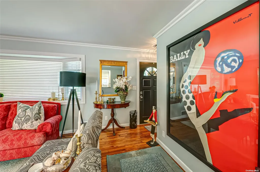 94 Lynncliff Road Hampton Bays NY 11946