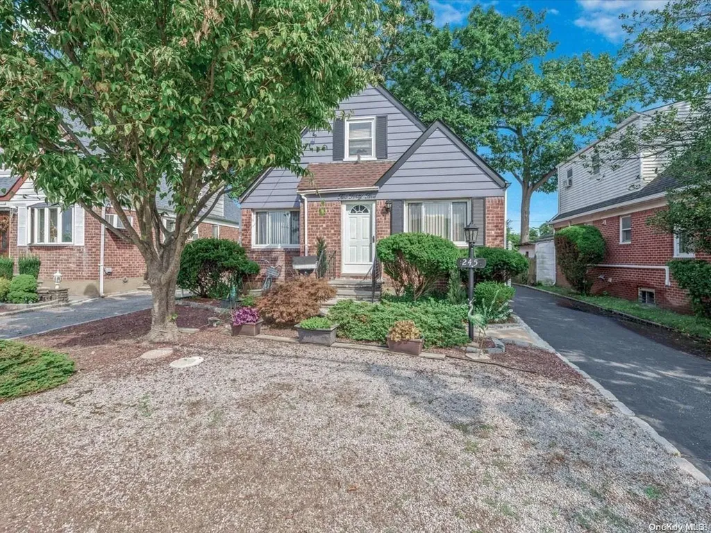 245 Emerson Place Valley Stream NY 11580