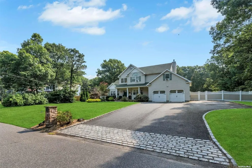 149 Syracuse Avenue Medford NY 11763