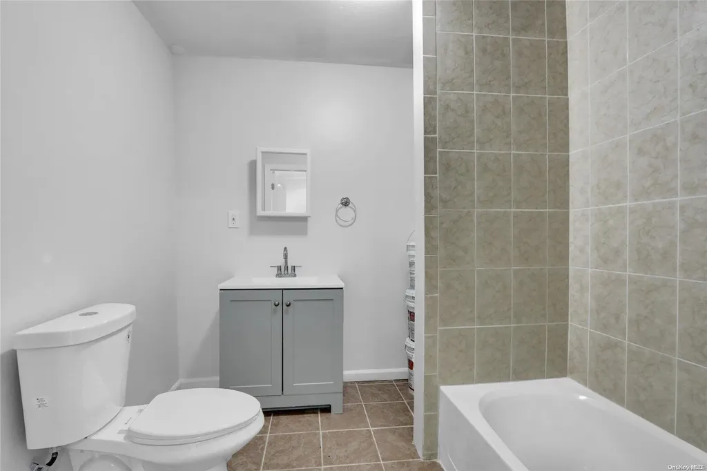 5 Hemlock Road Mount Sinai NY 11766