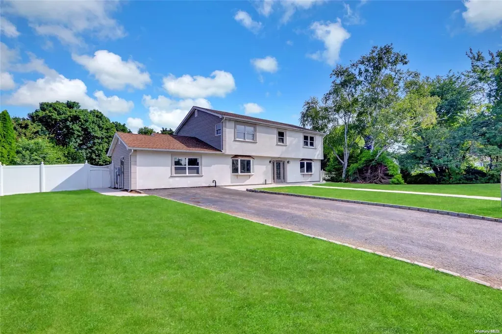 5 Hemlock Road Mount Sinai NY 11766