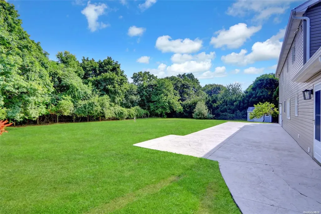 5 Hemlock Road Mount Sinai NY 11766