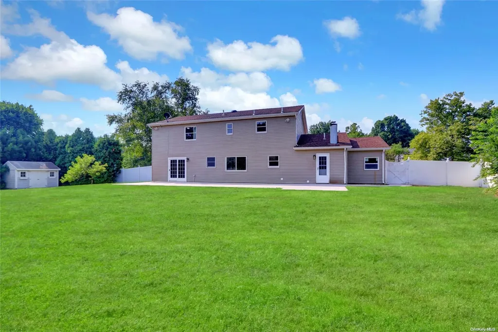 5 Hemlock Road Mount Sinai NY 11766