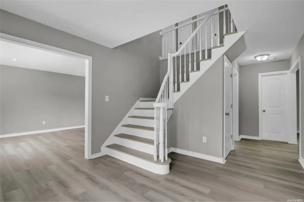 5 Hemlock Road Mount Sinai NY 11766
