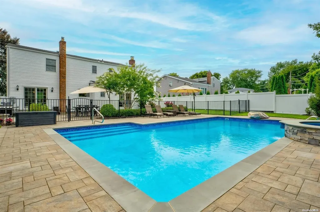 53 Copperbeech Road Saint James NY 11780