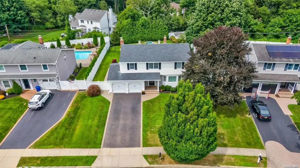 53 Copperbeech Road Saint James NY 11780