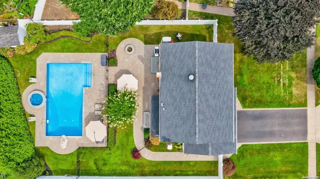 53 Copperbeech Road Saint James NY 11780