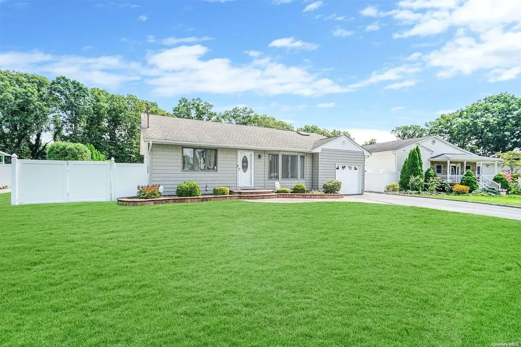 21 Seusing Boulevard Ronkonkoma NY 11779