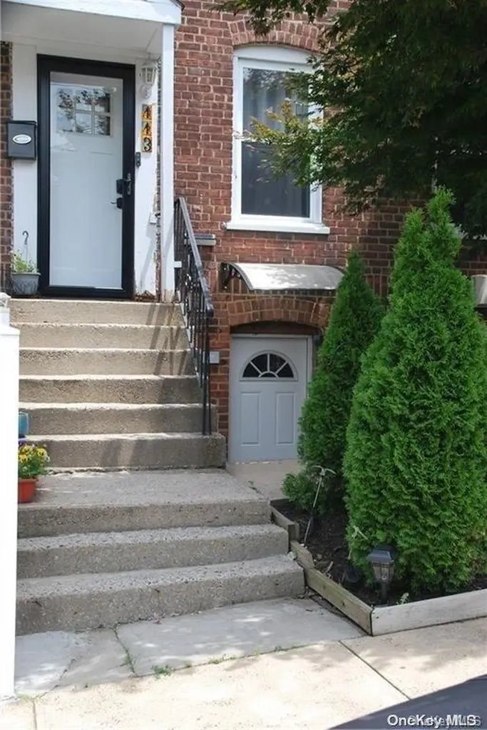 113 Pendleton Place Staten Island NY 10301