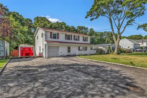 36 Appel Drive E Shirley NY 11967