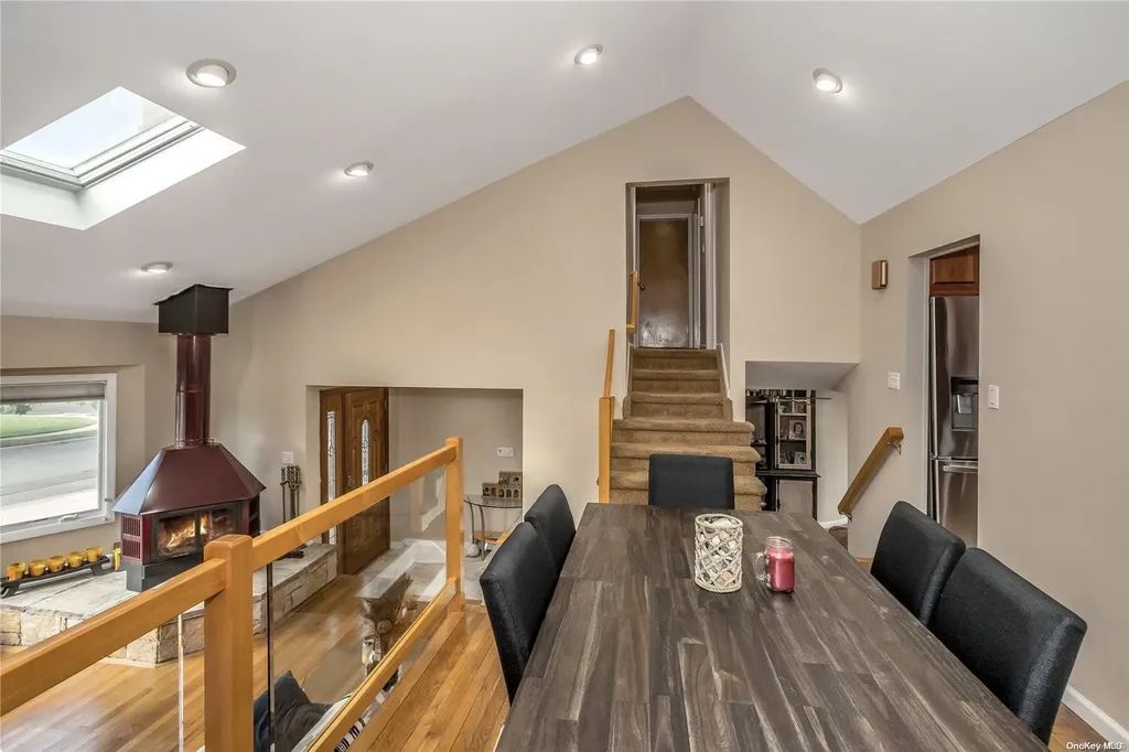 7 Fresno Drive Plainview NY 11803
