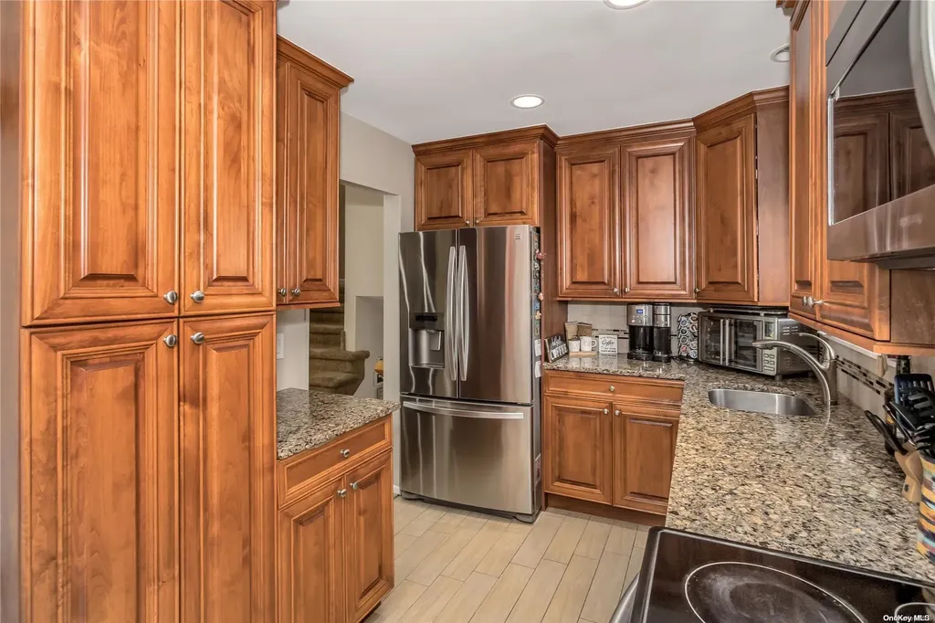 7 Fresno Drive Plainview NY 11803