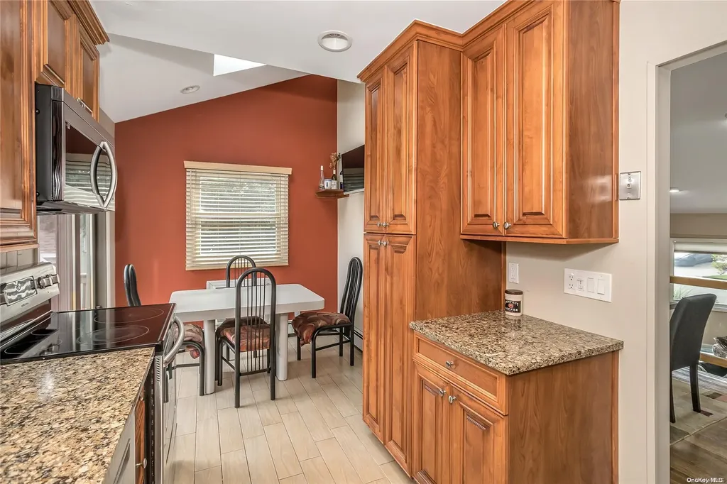 7 Fresno Drive Plainview NY 11803
