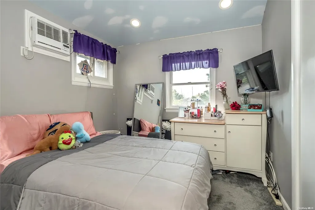 7 Fresno Drive Plainview NY 11803