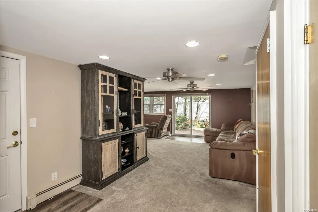 7 Fresno Drive Plainview NY 11803