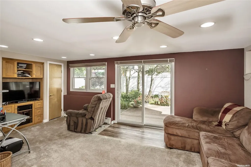 7 Fresno Drive Plainview NY 11803