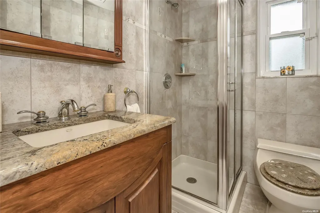 7 Fresno Drive Plainview NY 11803