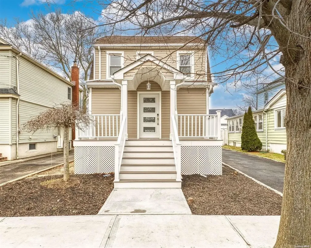 391 Hewlett Parkway Hewlett NY 11557
