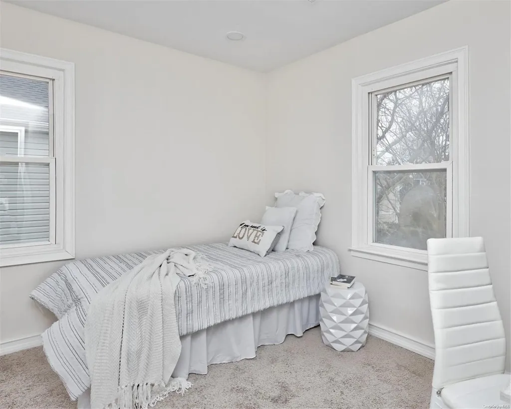 391 Hewlett Parkway Hewlett NY 11557