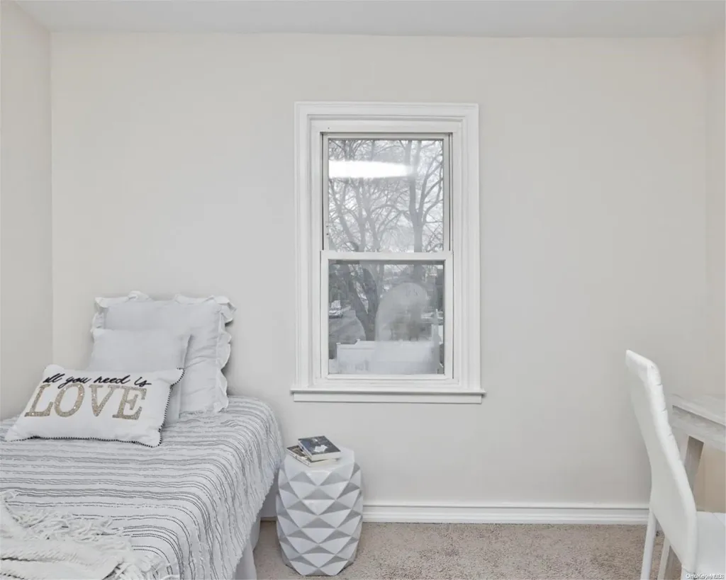 391 Hewlett Parkway Hewlett NY 11557