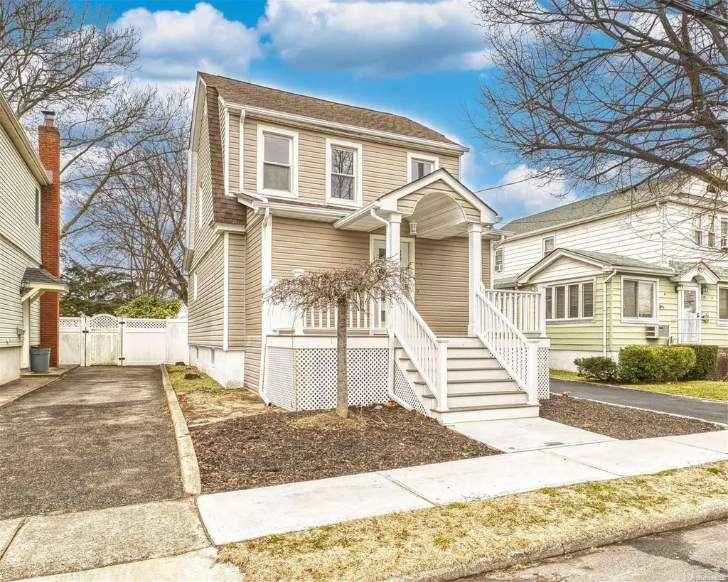 391 Hewlett Parkway Hewlett NY 11557