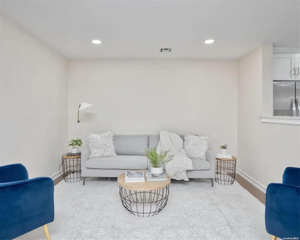 391 Hewlett Parkway Hewlett NY 11557