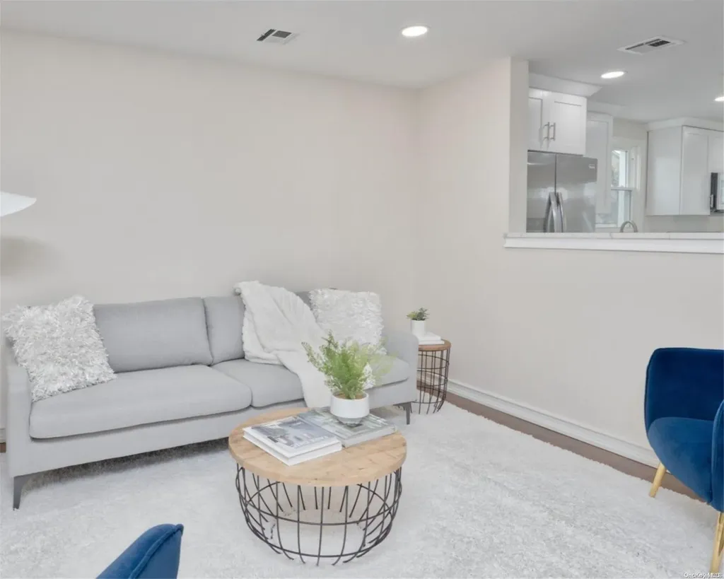391 Hewlett Parkway Hewlett NY 11557
