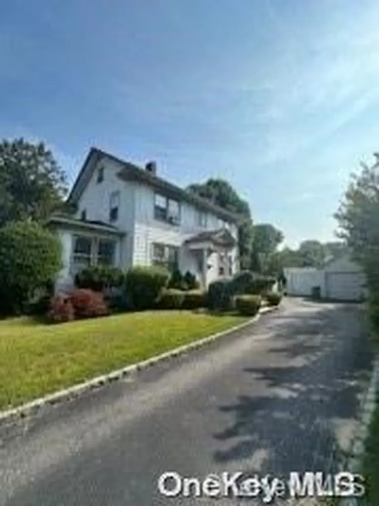 215 Jayne Avenue Patchogue NY 11772