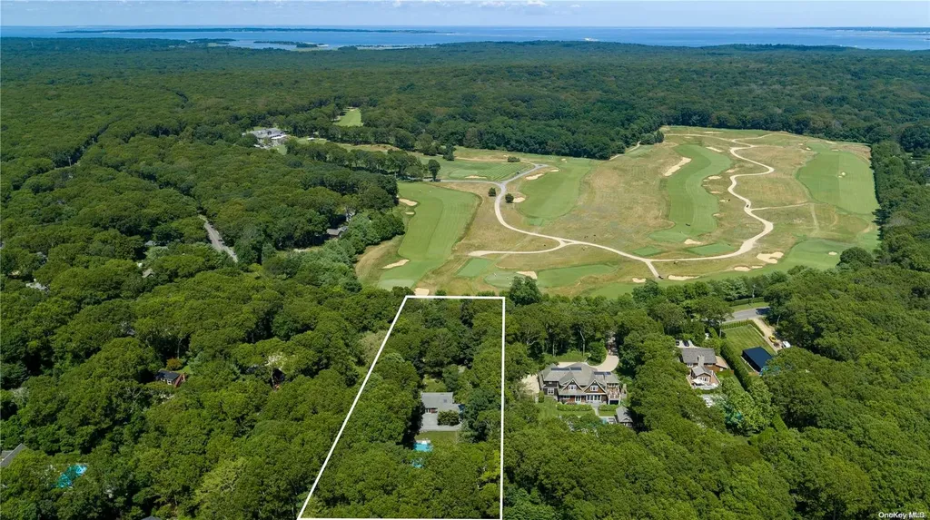 274 Abrahams Path East Hampton NY 11937