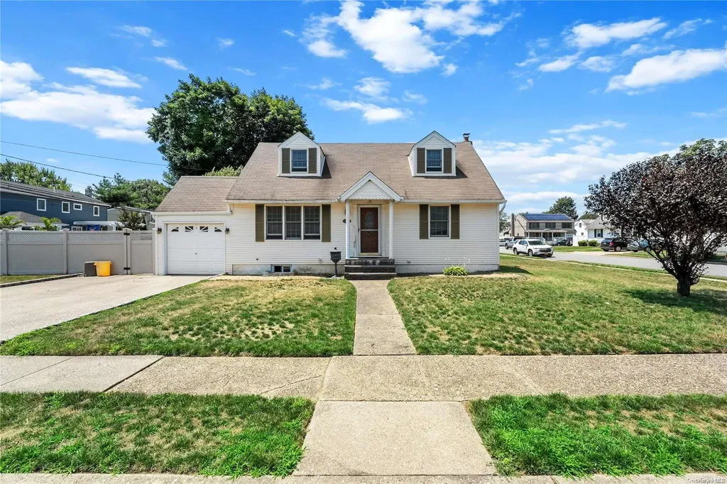 2 Carol Place Farmingdale NY 11735