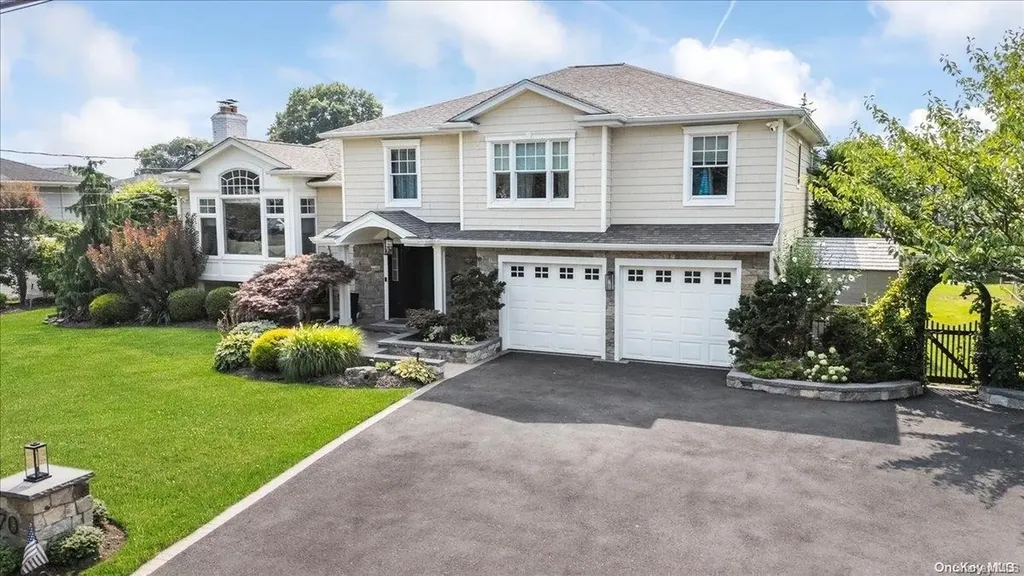 70 Gloucester Road Massapequa NY 11758