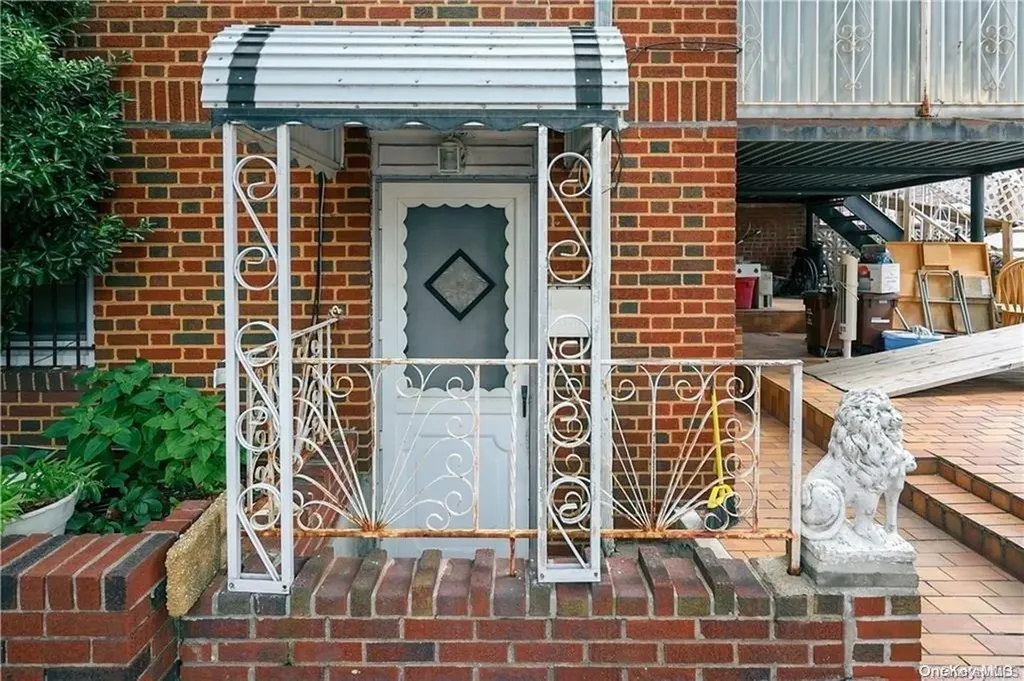 1995 E 28th Street Brooklyn NY 11229