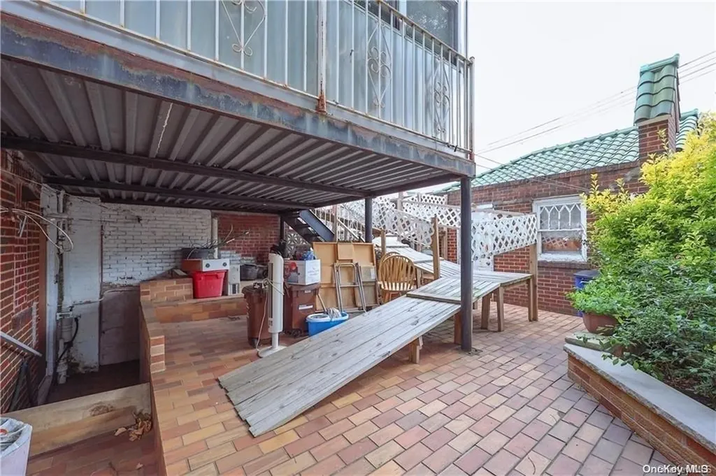 1995 E 28th Street Brooklyn NY 11229