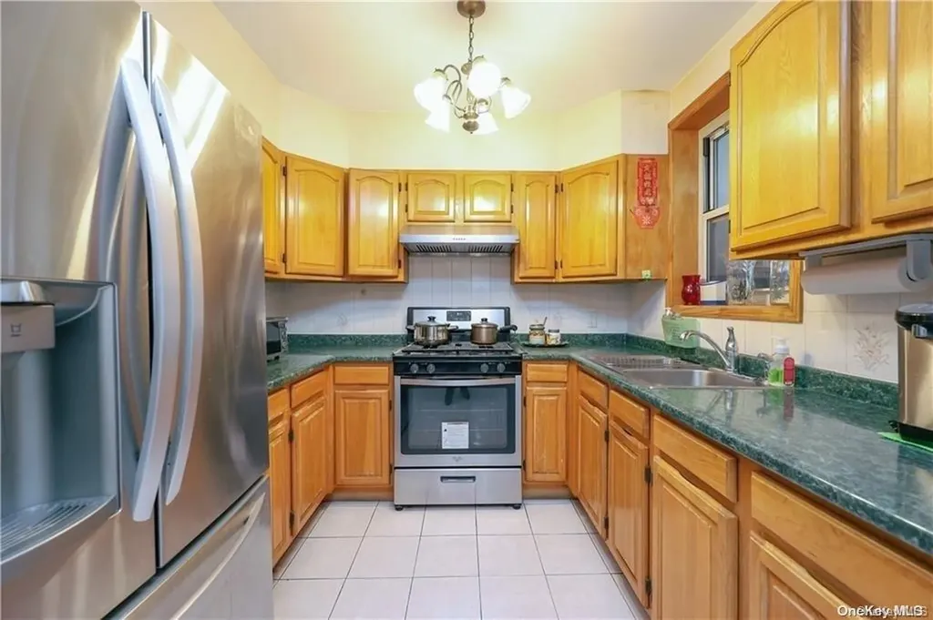 1995 E 28th Street Brooklyn NY 11229
