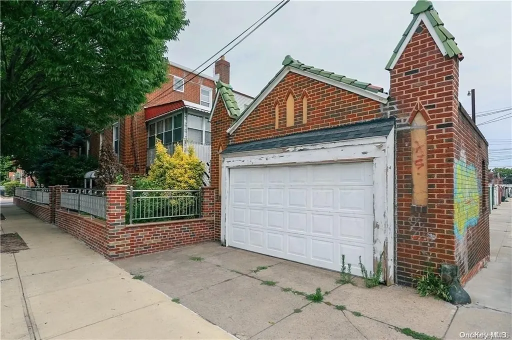 1995 E 28th Street Brooklyn NY 11229