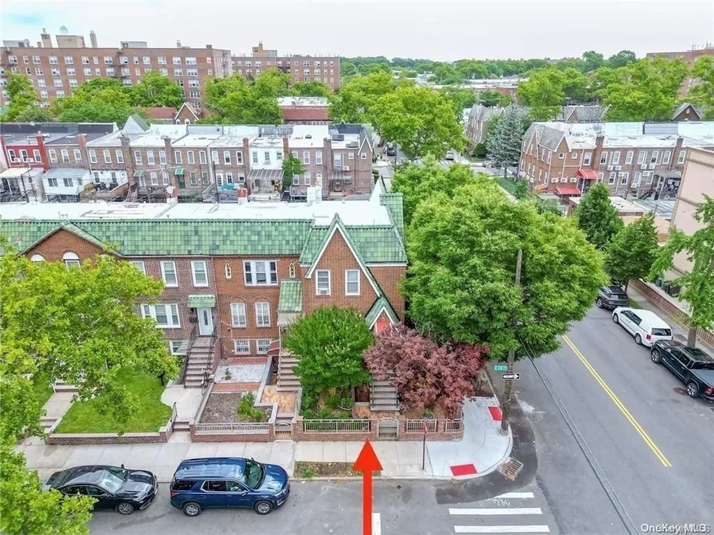 1995 E 28th Street Brooklyn NY 11229
