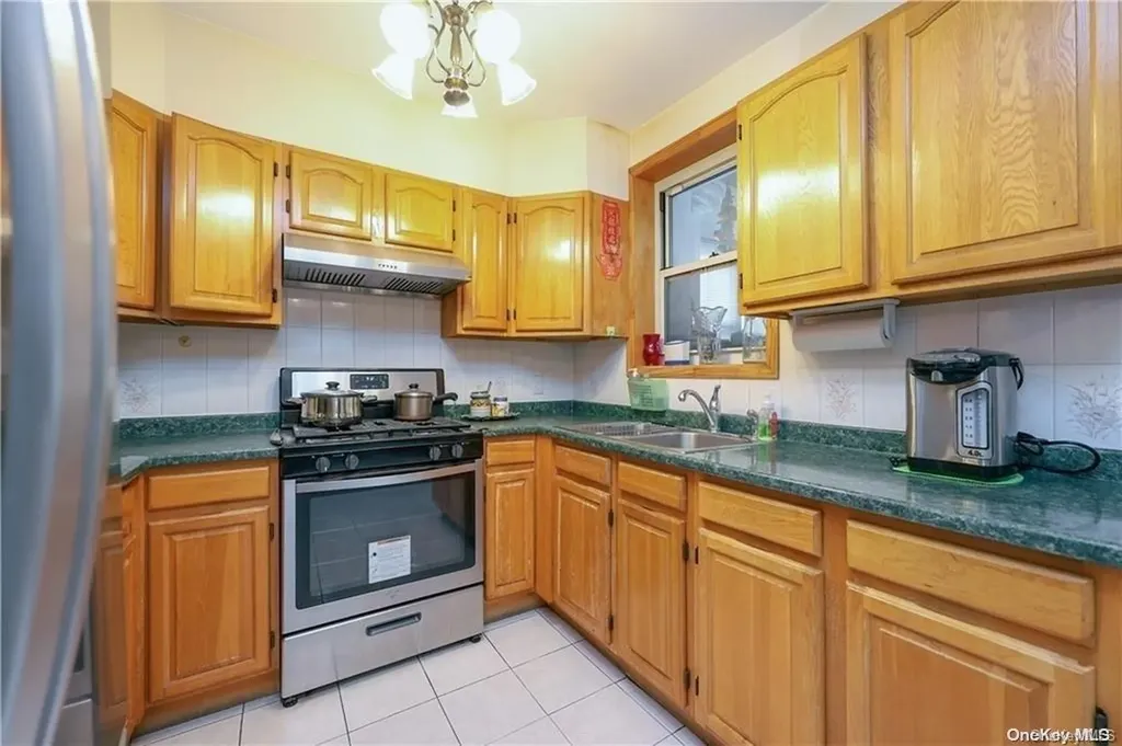 1995 E 28th Street Brooklyn NY 11229