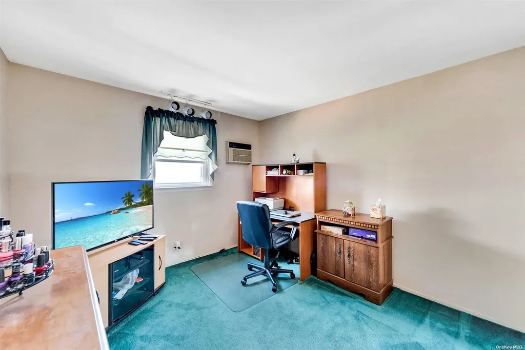 5 Cove Lane Levittown NY 11756