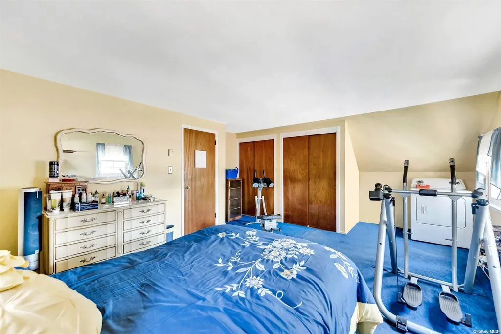 5 Cove Lane Levittown NY 11756