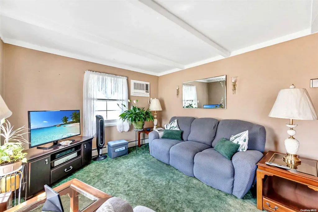 5 Cove Lane Levittown NY 11756