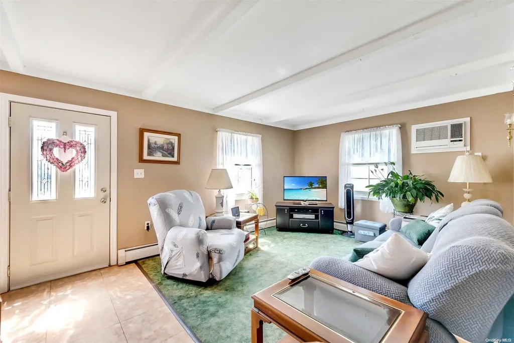 5 Cove Lane Levittown NY 11756