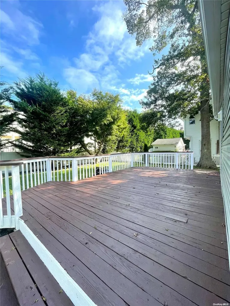 13 Hamilton Road Mastic Beach NY 11951
