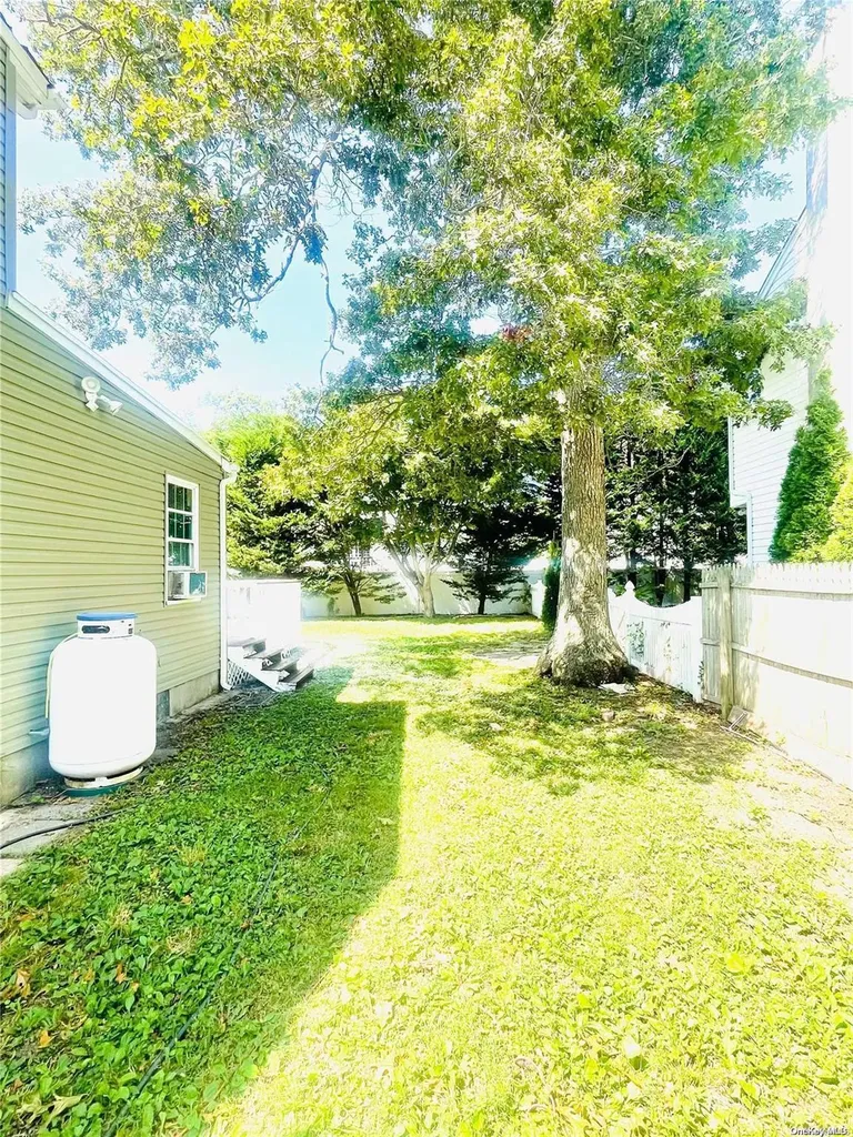 13 Hamilton Road Mastic Beach NY 11951