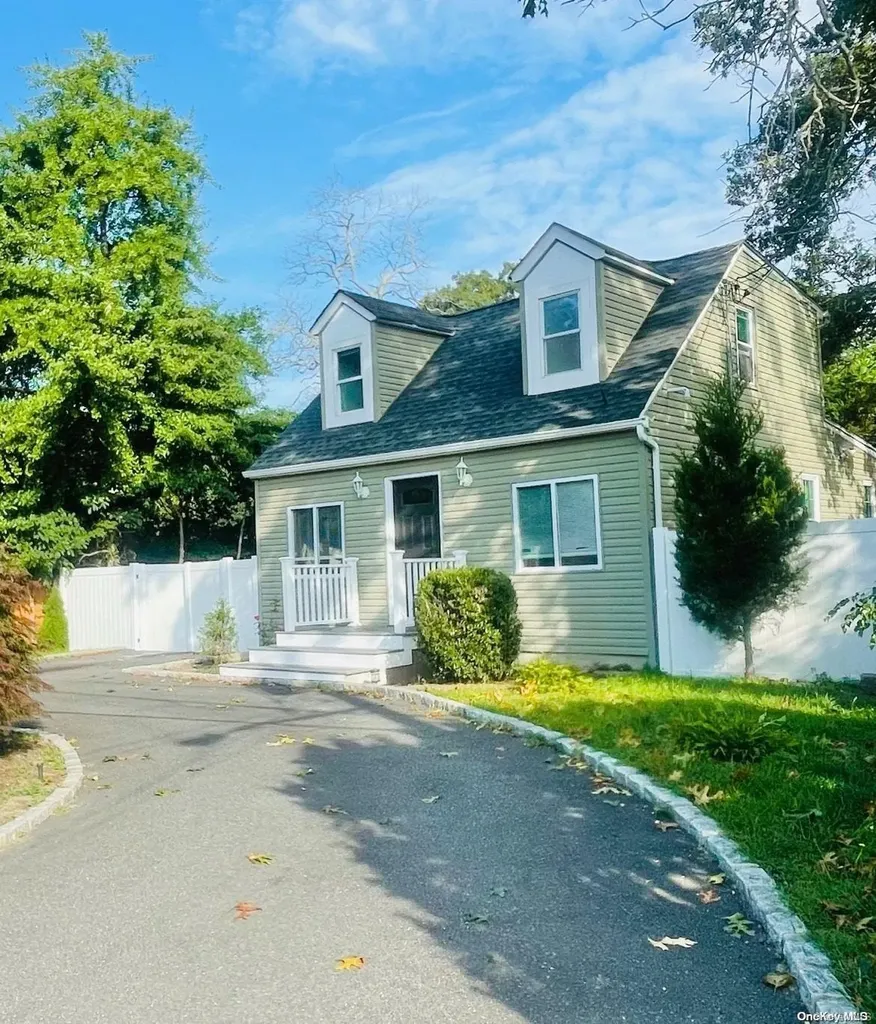 13 Hamilton Road Mastic Beach NY 11951