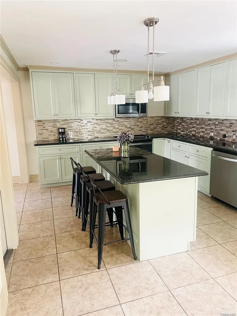 13 Hamilton Road Mastic Beach NY 11951