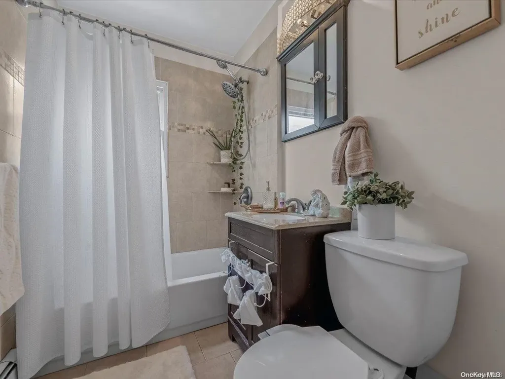 116 Old Oak Lane Levittown NY 11756