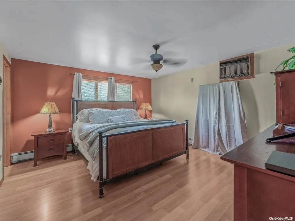 116 Old Oak Lane Levittown NY 11756